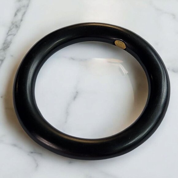 Givenchy Bangle Bracelet 8" Vtg Black Smooth Rounded Lucite Signature Cartouche - Picture 5 of 5